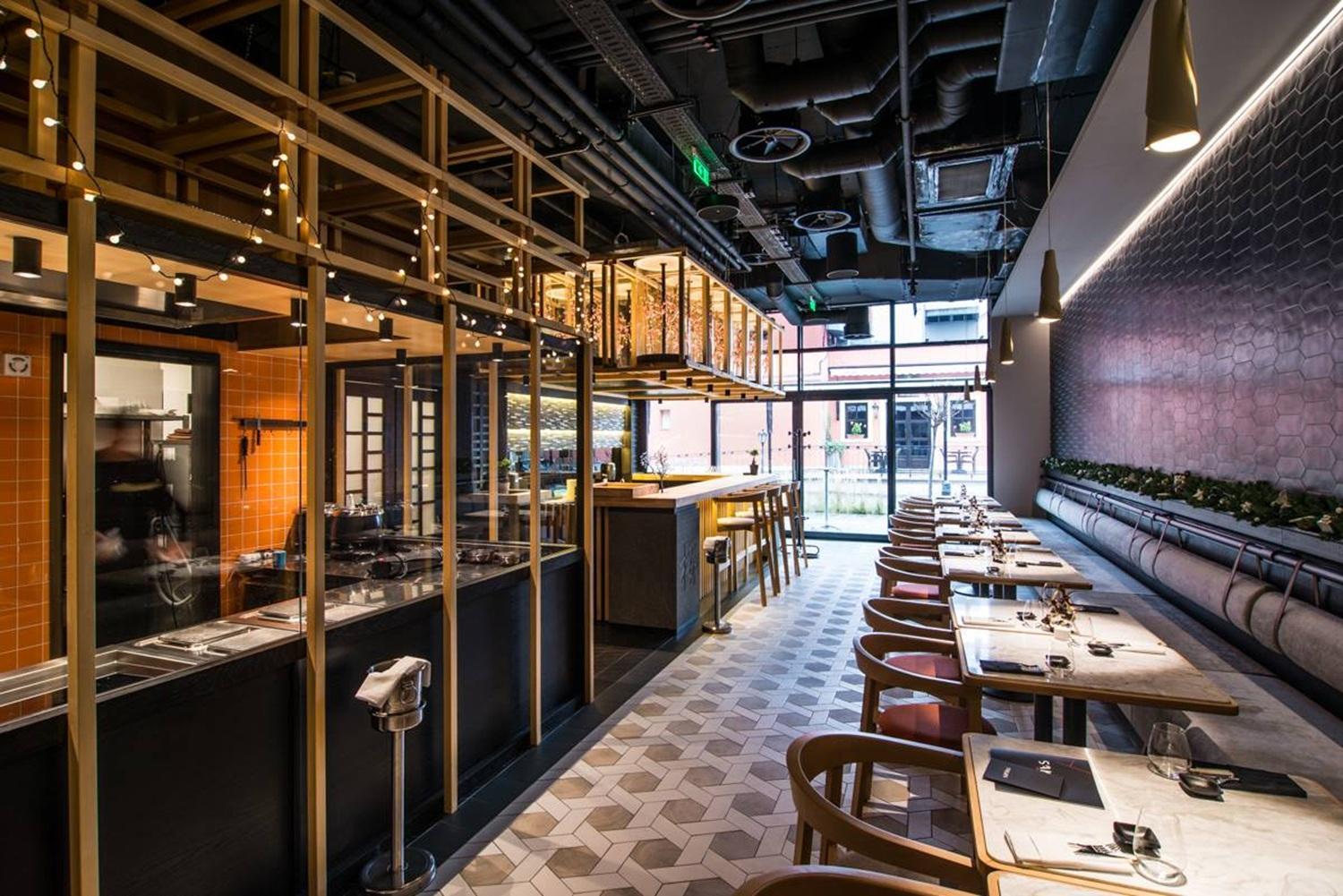 Hotel Platinia คลูจ-นาโปกา ภายนอก รูปภาพ Interior of the restaurant