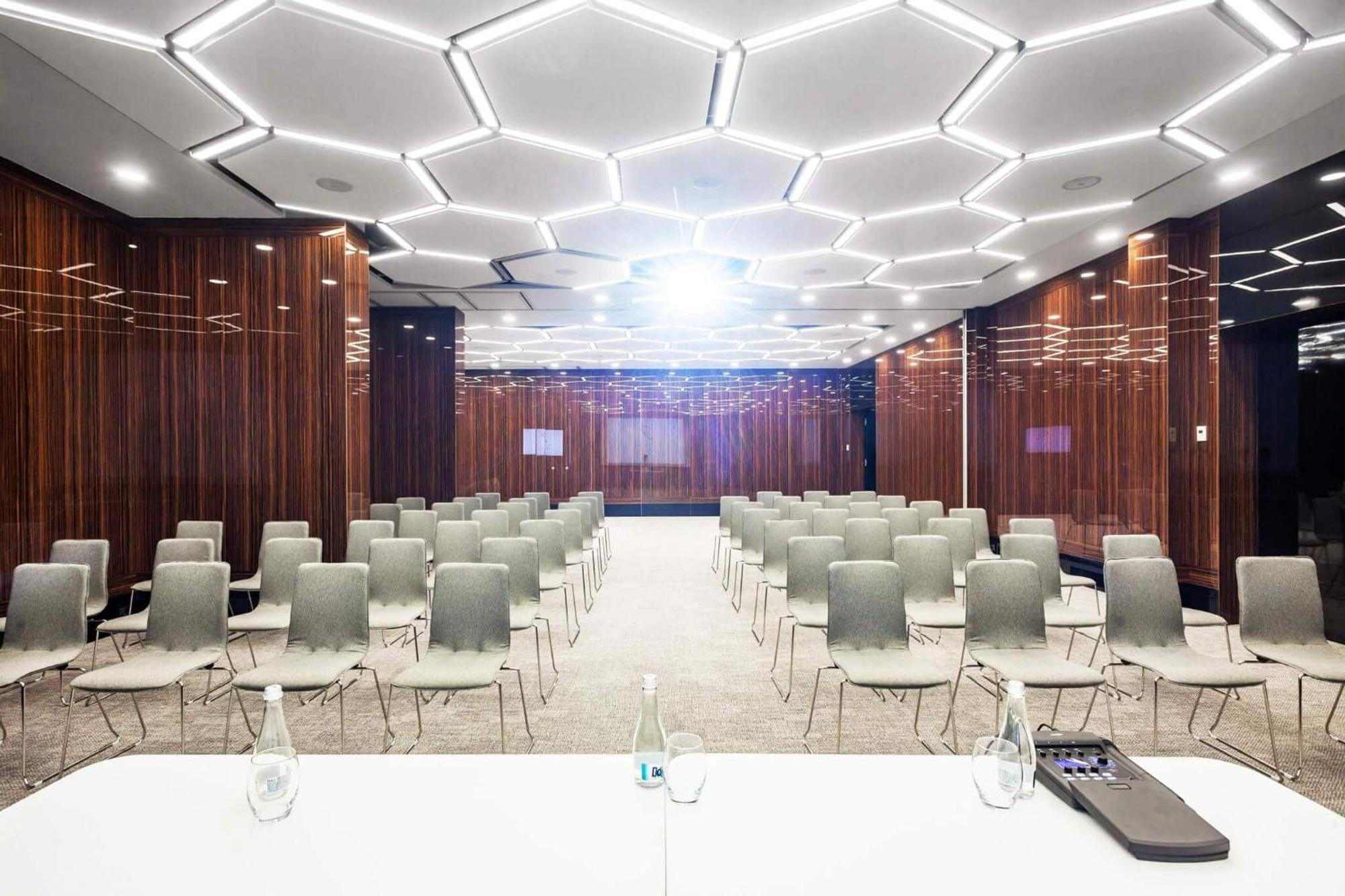 Hotel Platinia คลูจ-นาโปกา ภายนอก รูปภาพ The main conference room